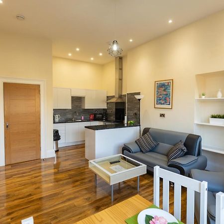 New 2 Bed Apartment With Stunning Views Of Arthur Seat Mountain EDI Eksteriør bilde