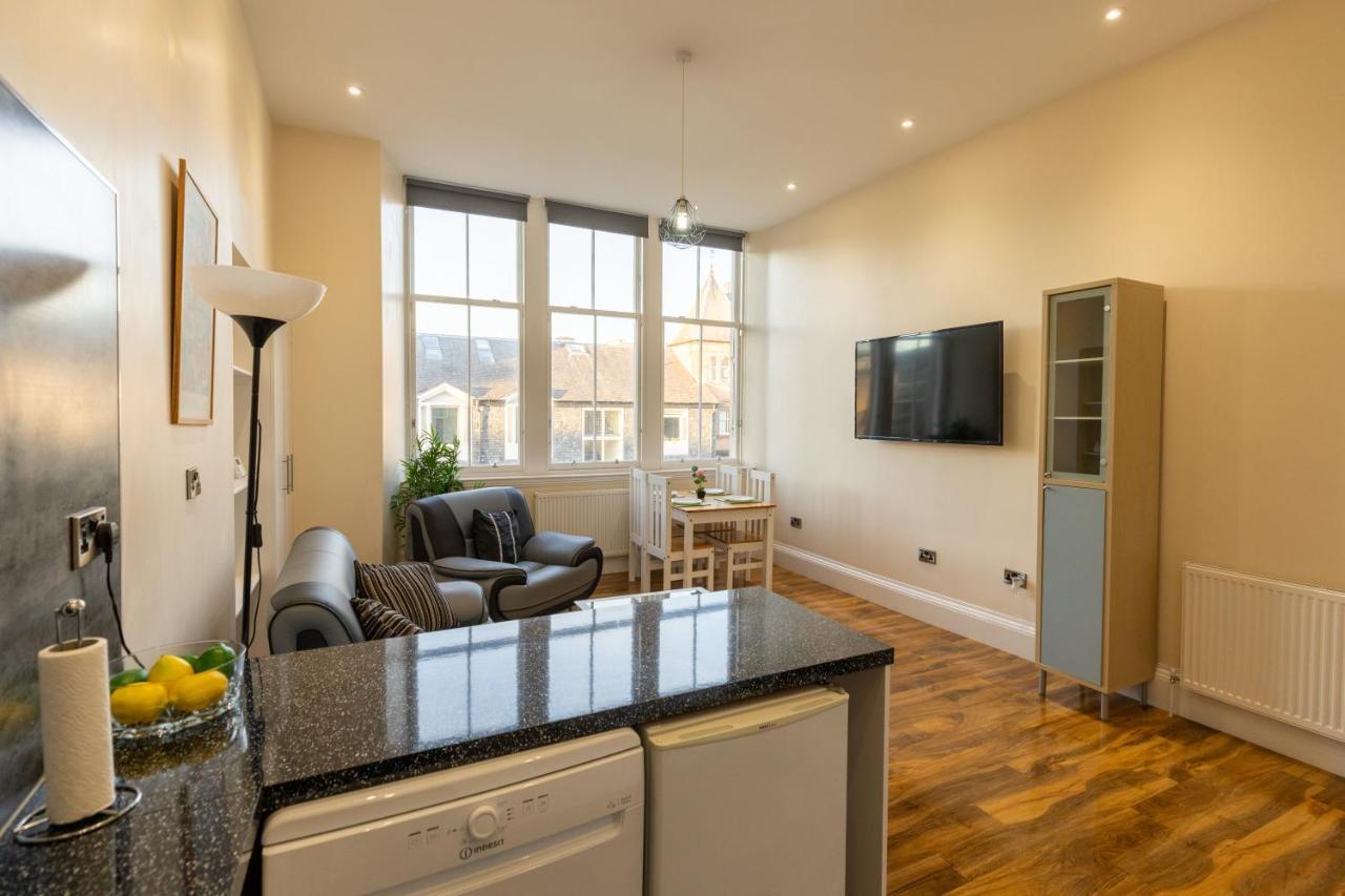New 2 Bed Apartment With Stunning Views Of Arthur Seat Mountain EDI Eksteriør bilde