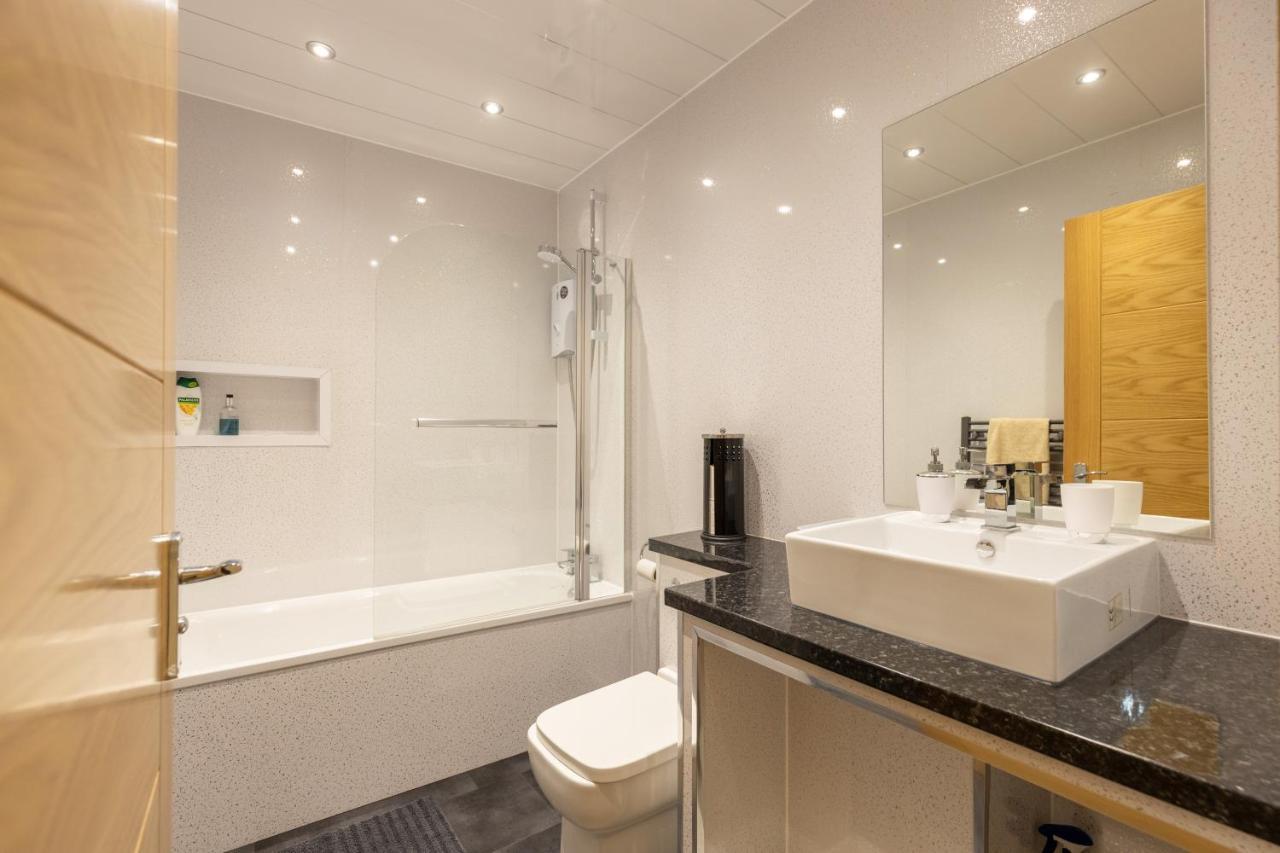 New 2 Bed Apartment With Stunning Views Of Arthur Seat Mountain EDI Eksteriør bilde